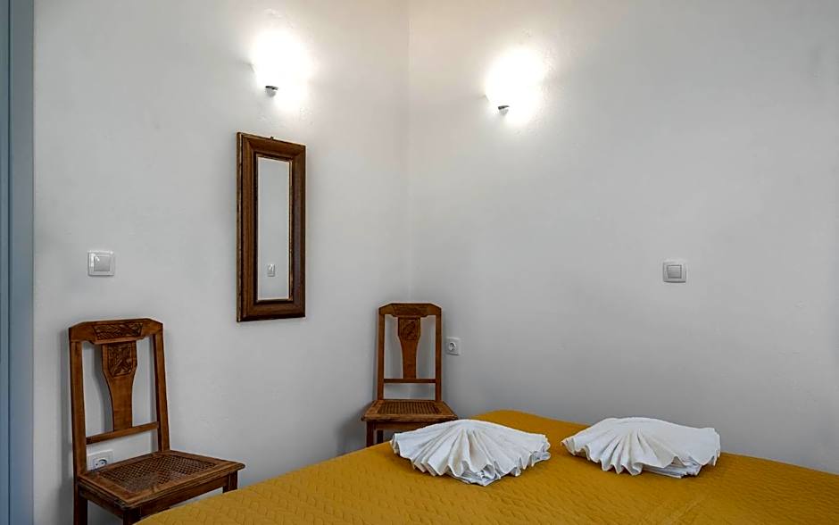 MIKRES CYCLADES DONOUSSA