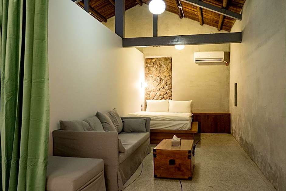 OwlStay Jiufen Wander