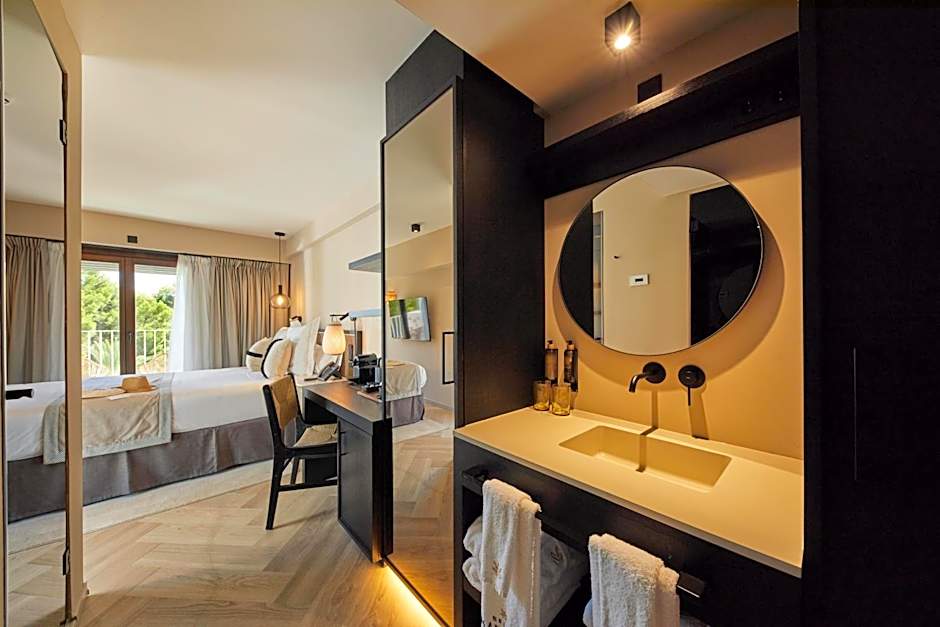 Belle Marivent Mediterranean Petit Hotel