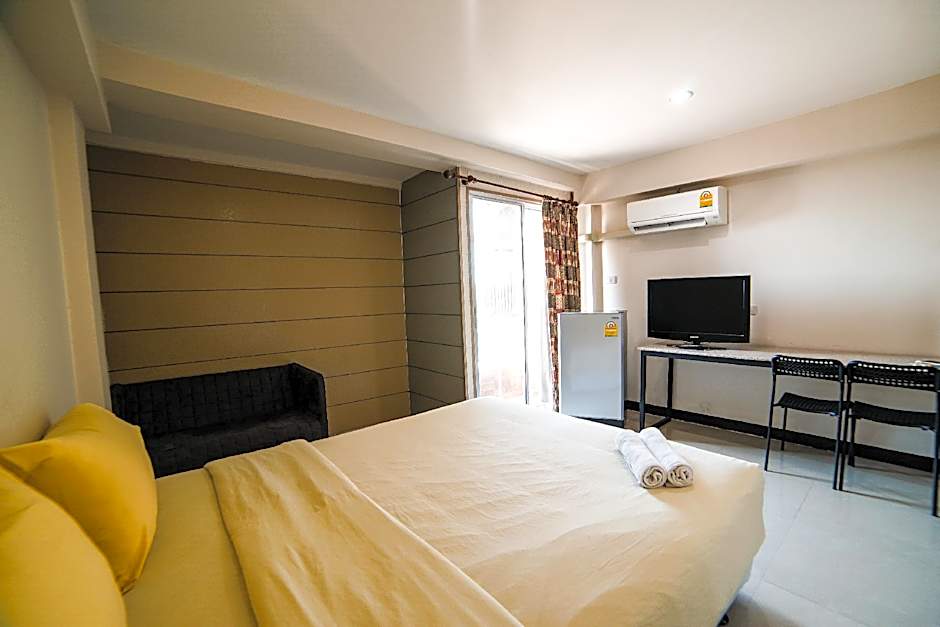 Sea Land View Apartment @ Sriracha