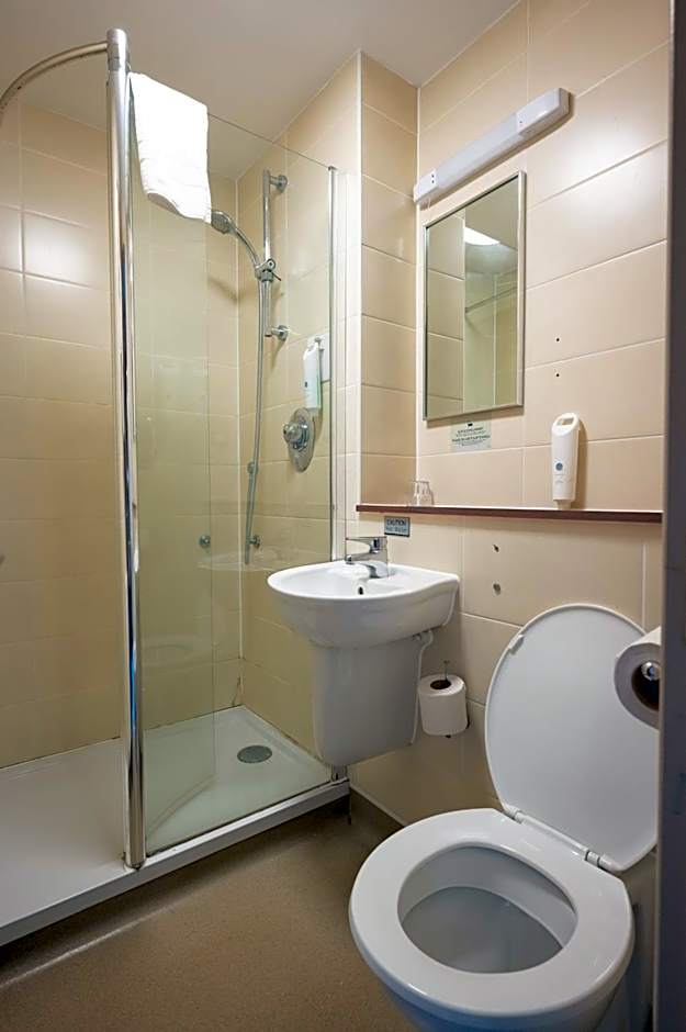 Wellington Hotel by Greene King Inns