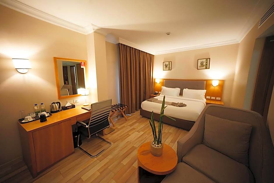 Mado Hotel