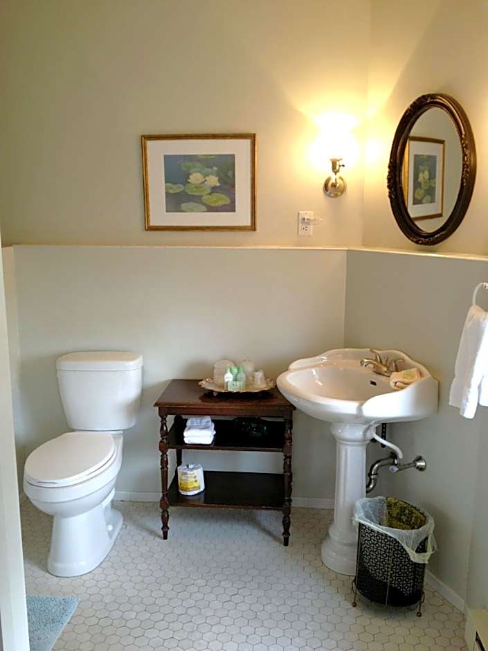 The Inn at Ragged Edge