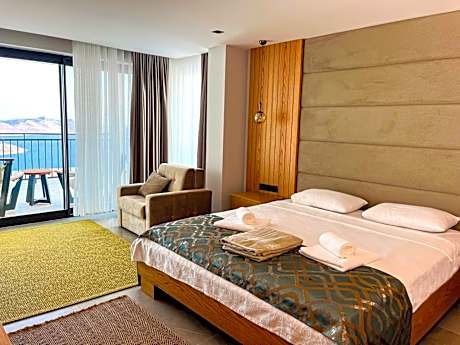 Deluxe Double Room with Sea View