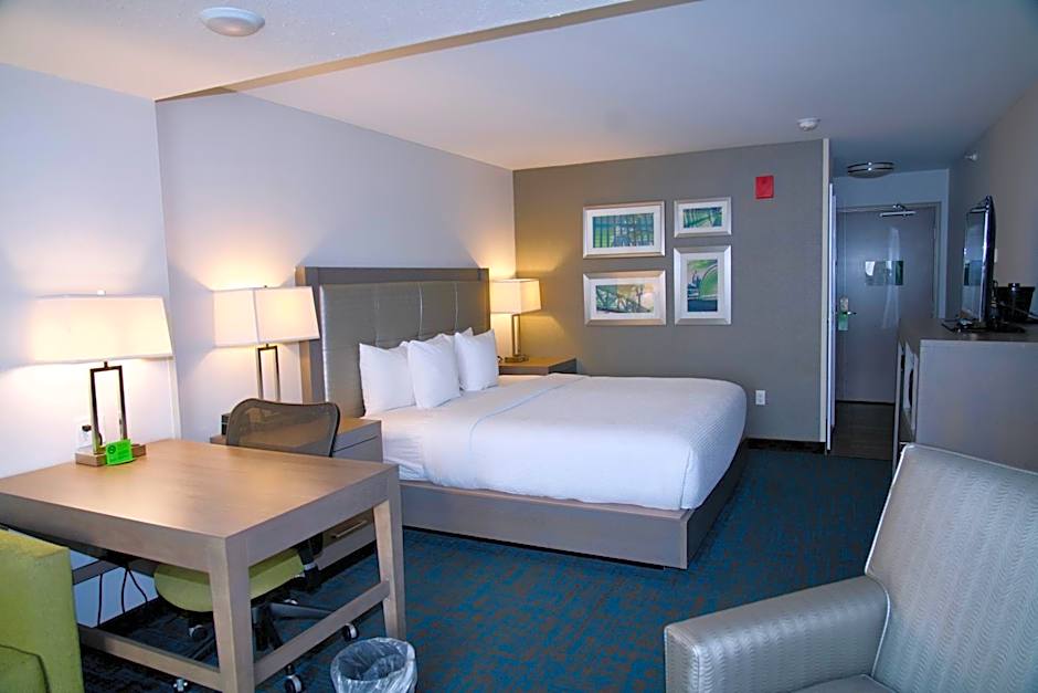 La Quinta Inn & Suites by Wyndham St Paul-Woodbury