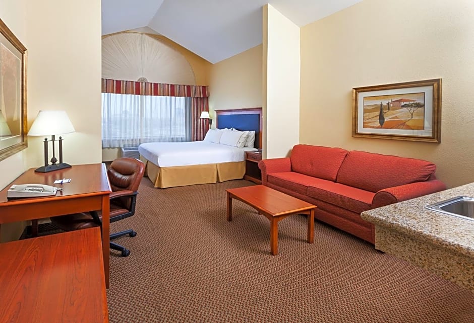 Holiday Inn Express Hotel & Suites Laredo-Event Center Area By IHG