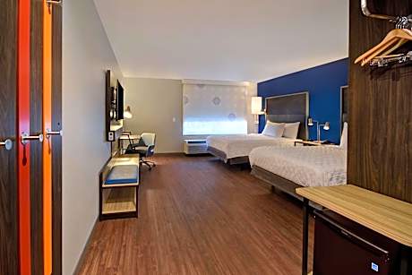 Queen Room with Two Queen Beds - Mobility Access