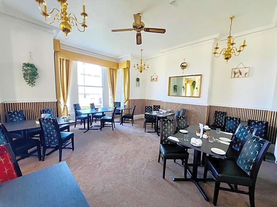 Four Oaks Hotel