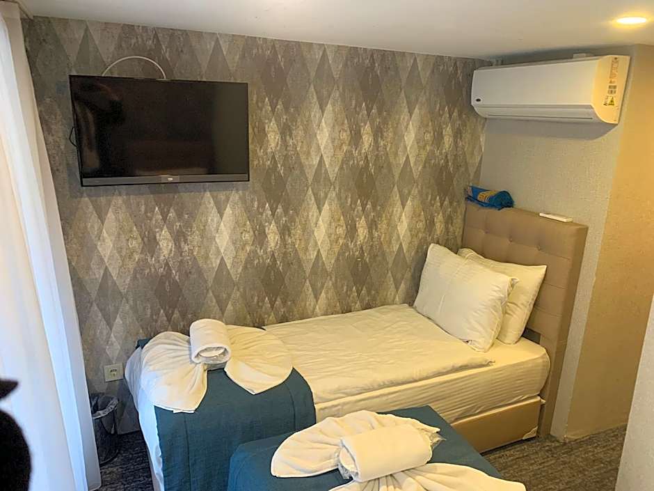 Weingart Seaside Hotel