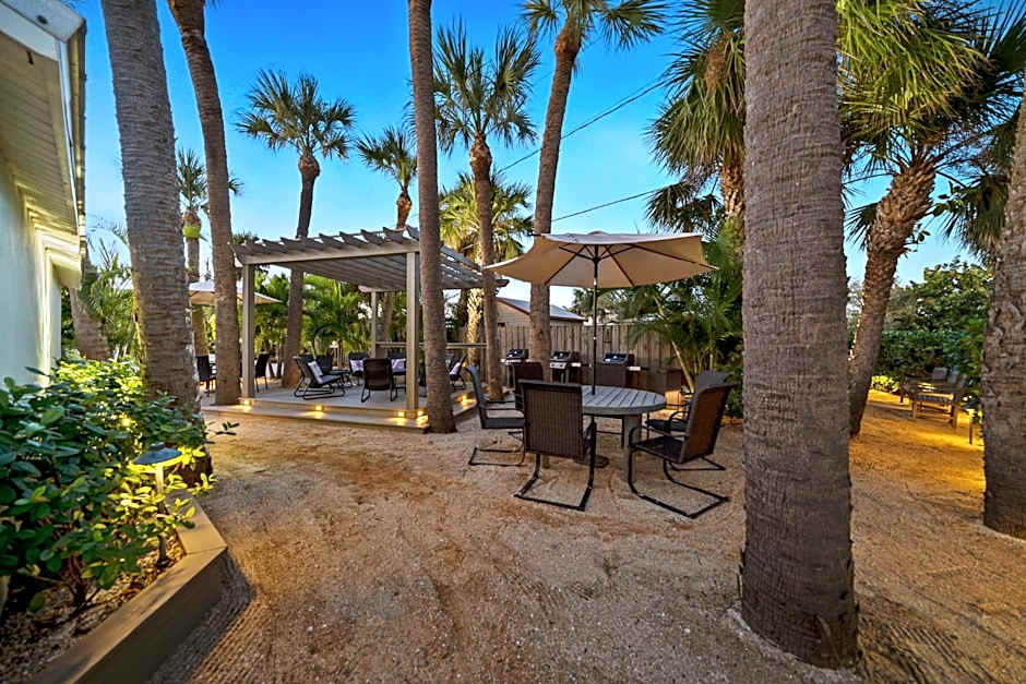 Boutique Vacation Rental Complex At Beach
