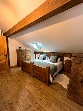 Double or Twin Room with Private Bathroom