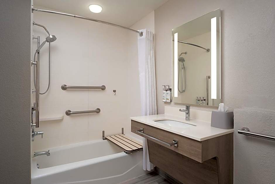 Holiday Inn Express Hotel & Suites Chaffee - Jacksonville West By IHG