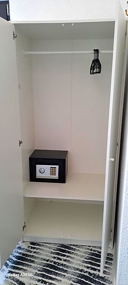 Borderline Accomodation