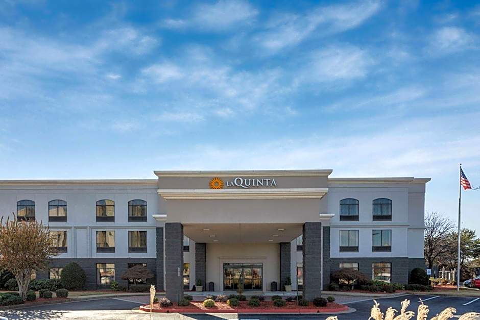 La Quinta Inn & Suites by Wyndham Kennesaw