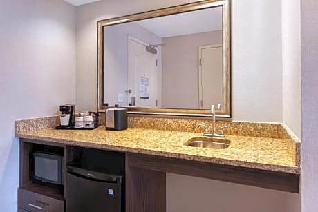 Queen Room with Two Queen Beds - Disability Access/Non-Smoking
