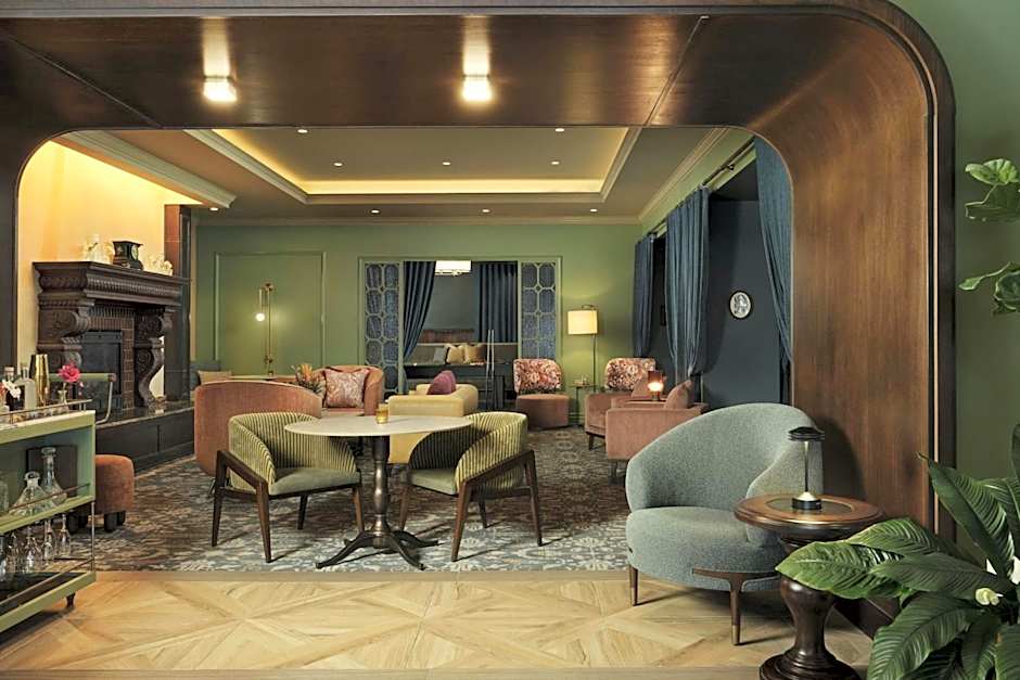 The Louie, A Davenport Hotel, Autograph Collection®