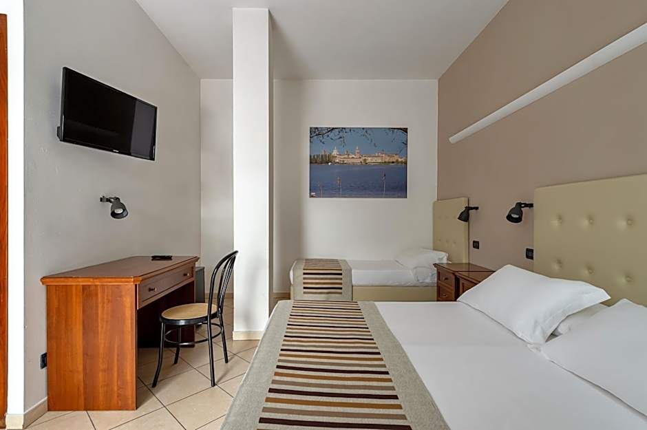 Hotel Mantegna Stazione, MantegnaHotels