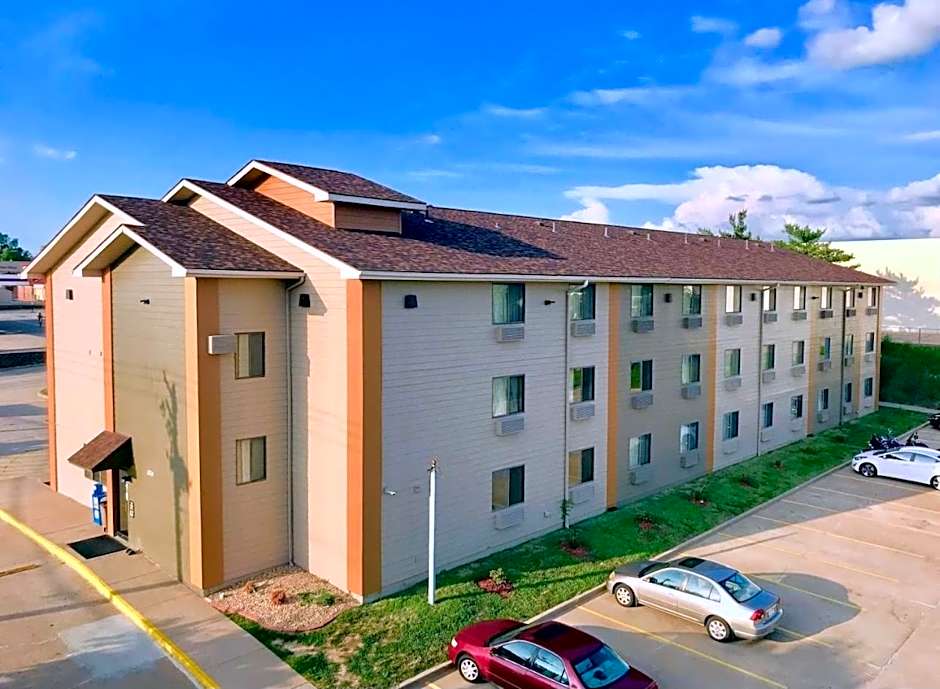 The Quincy Inn & Suites