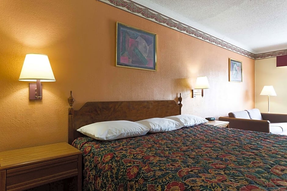 Days Inn by Wyndham Raleigh South