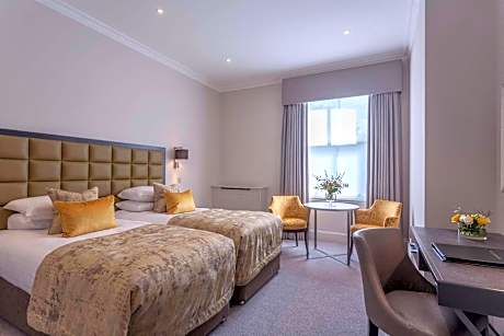 Oatlands Park Hotel