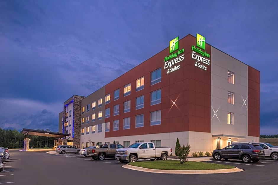 Holiday Inn Express & Suites Farmville