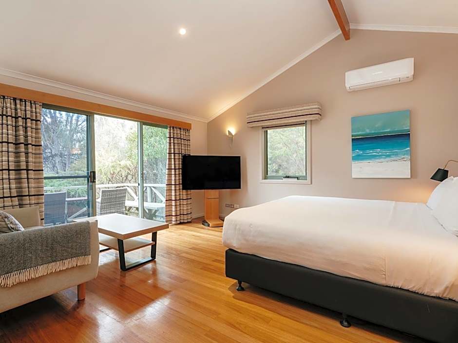 Photo 1 of 11 of Premier Cabin