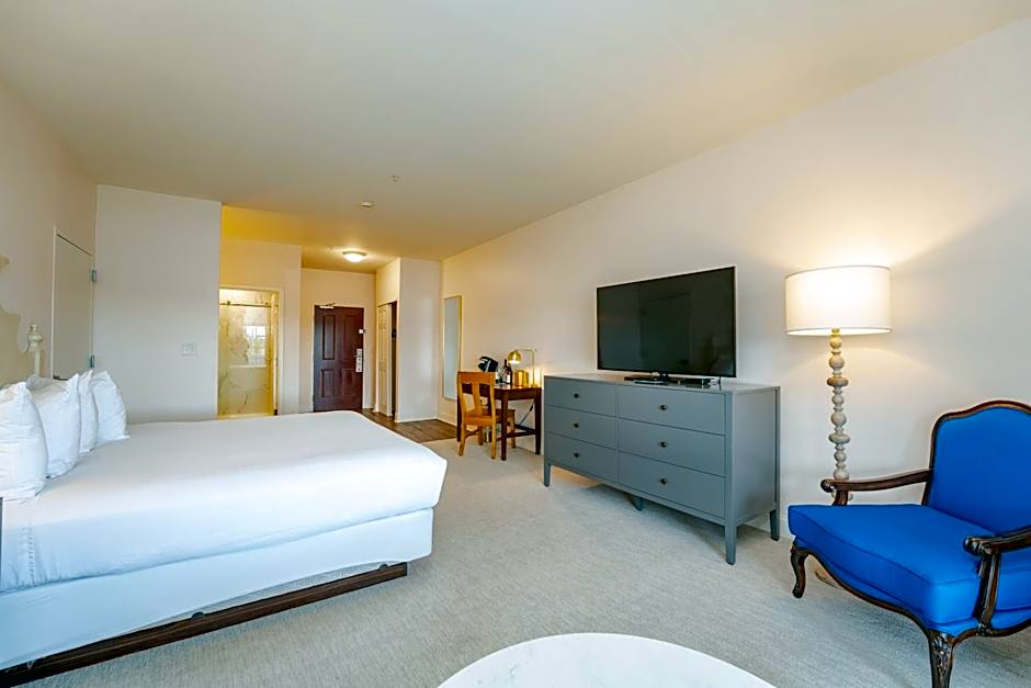 Photo 1 of 9 of 1 King Bed