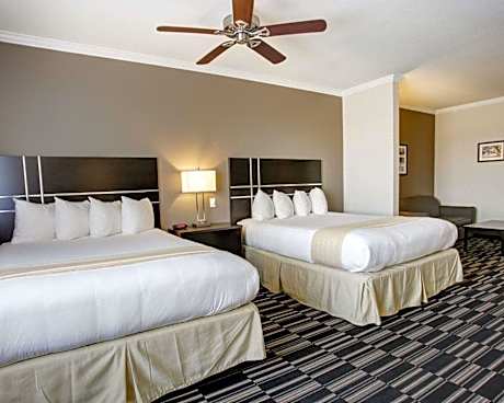 2 Queen Beds Suite Nonsmoking Accessible