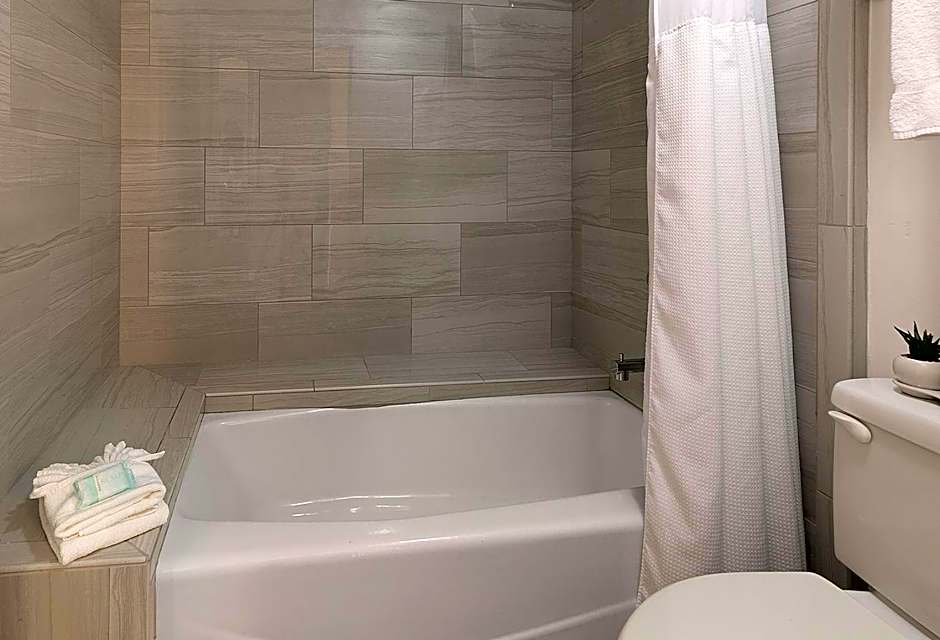 Pismo Lighthouse Suites