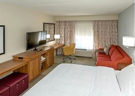 Hampton Inn & Suites Cazenovia, NY