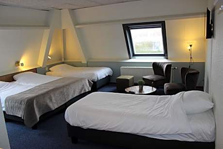 Family Room (4 Adults)