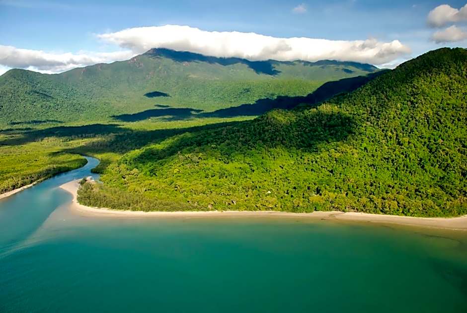 Thornton Beach Bungalows Daintree