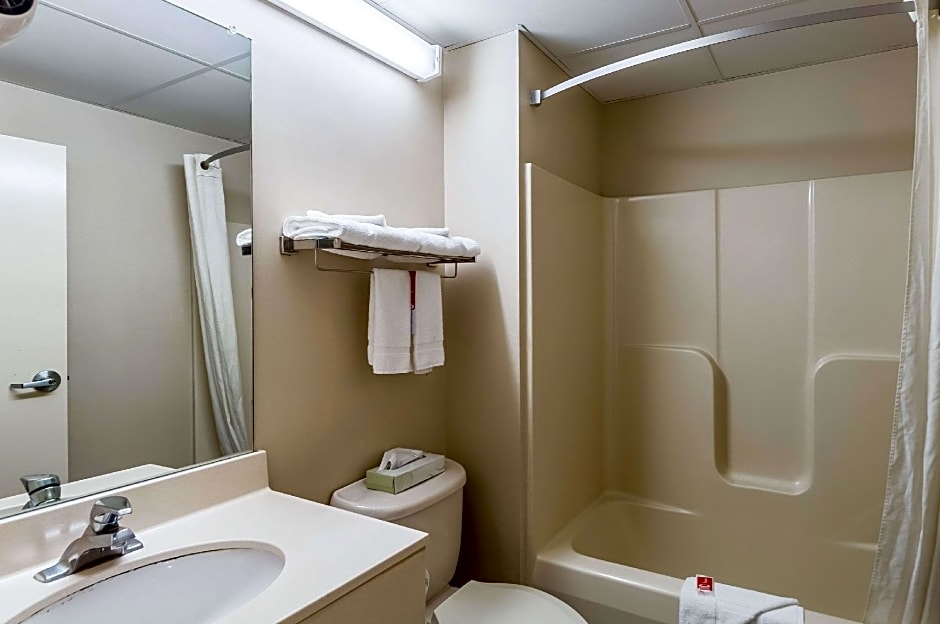 Econo Lodge Inn & Suites Middletown - Winchester South