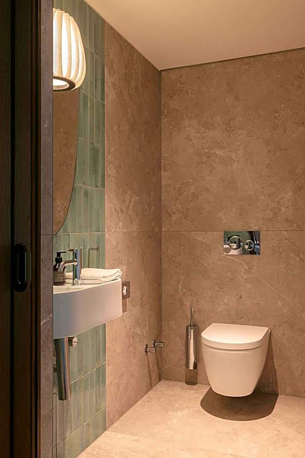 New Hotel Kristberg in Lech with SPA, outdoor pool and view