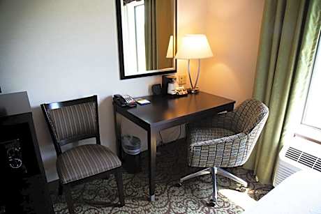 Room with Two Queen Beds - Non-Smoking