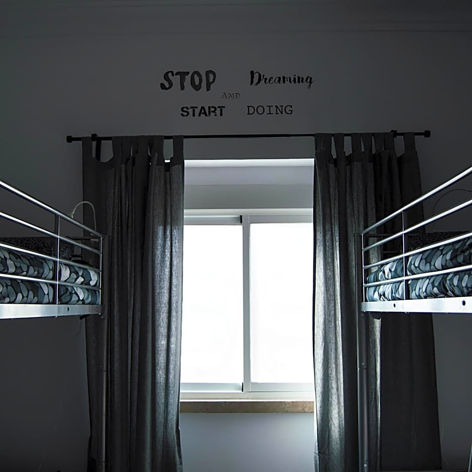 Lisbon Hostel Terminal 3