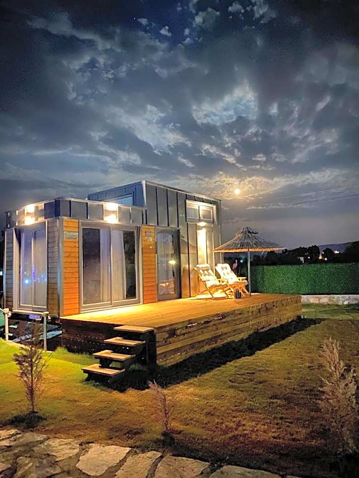 Lavira Tiny House Village