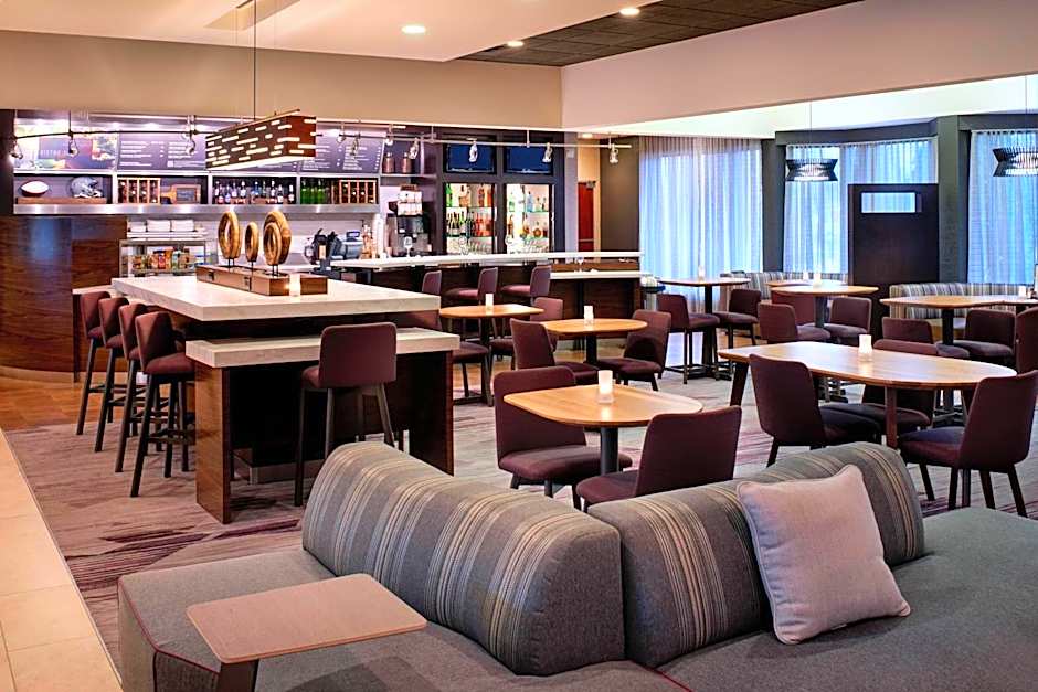 Courtyard By Marriott Detroit Metro Airport Romulus