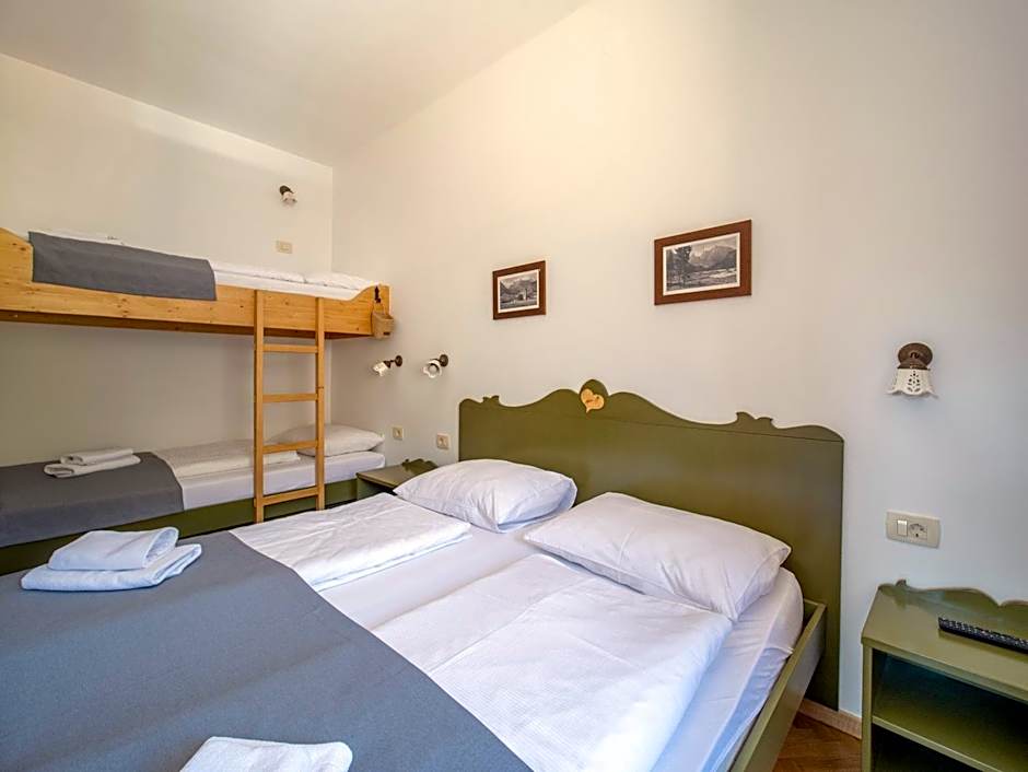 Berghi Hotel and Apartments