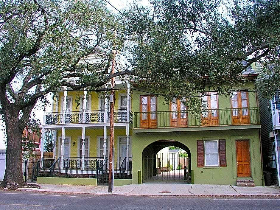 The Prytania Oaks