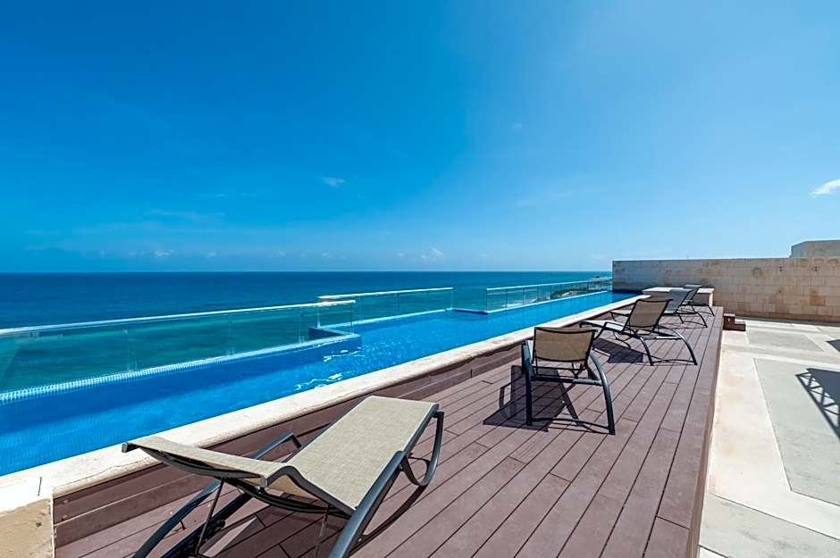 Shama Apartment beach front