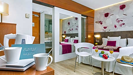 Superior Double Room with Pool View