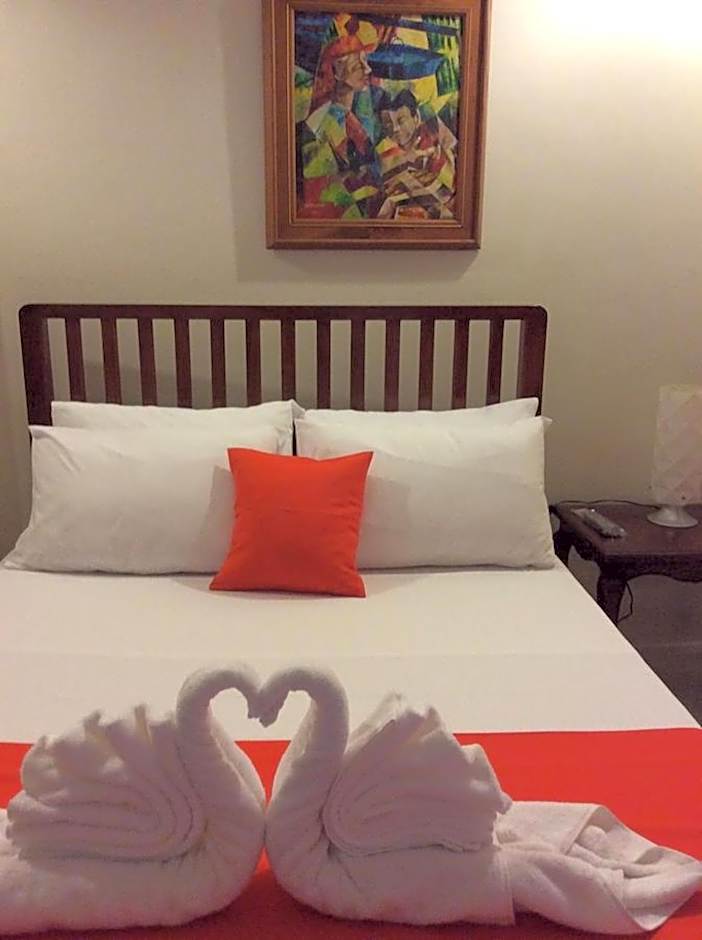 Photo 1 of 4 of Deluxe 1 Queen Bed