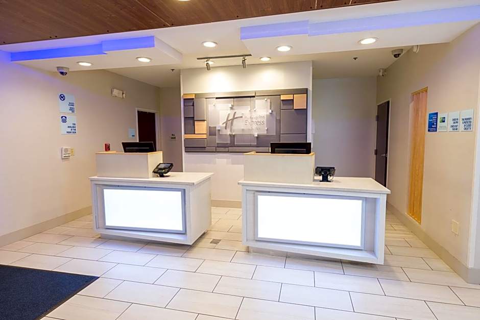 Holiday Inn Express Hotel & Suites Clinton By IHG