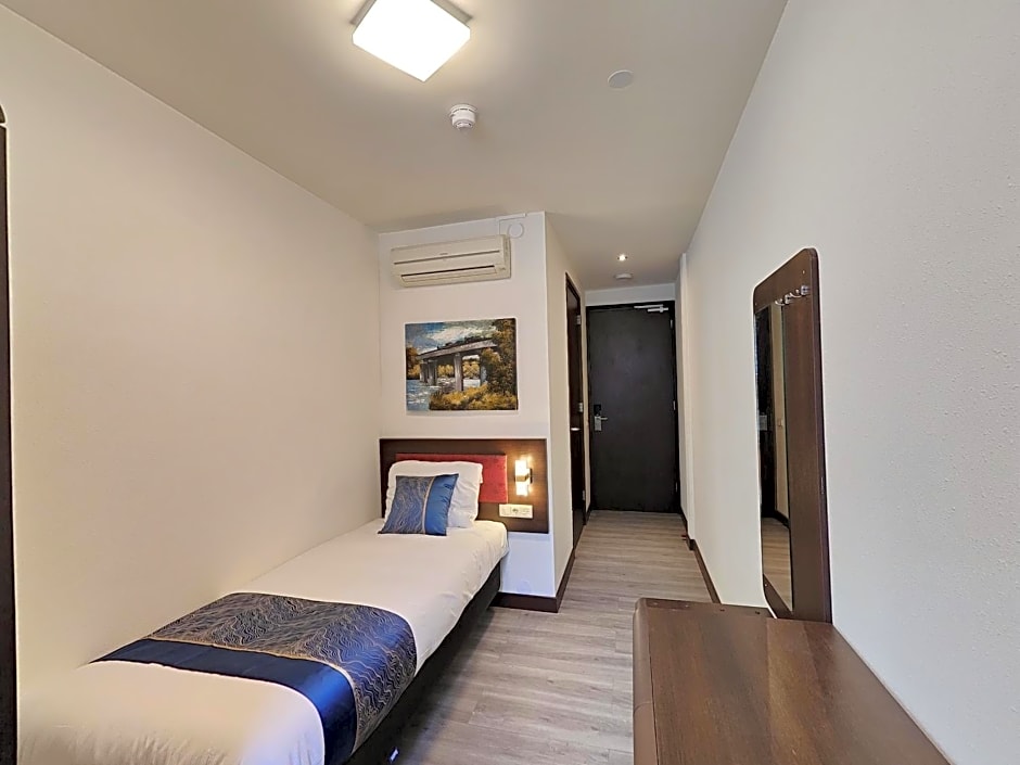 CN-Hotel