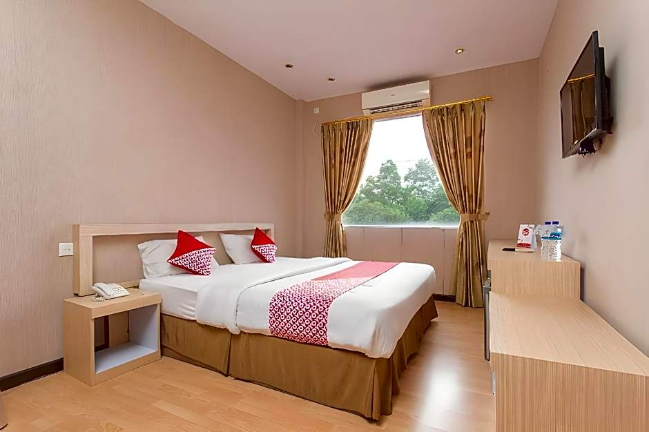 OYO 663 Hotel Sejati