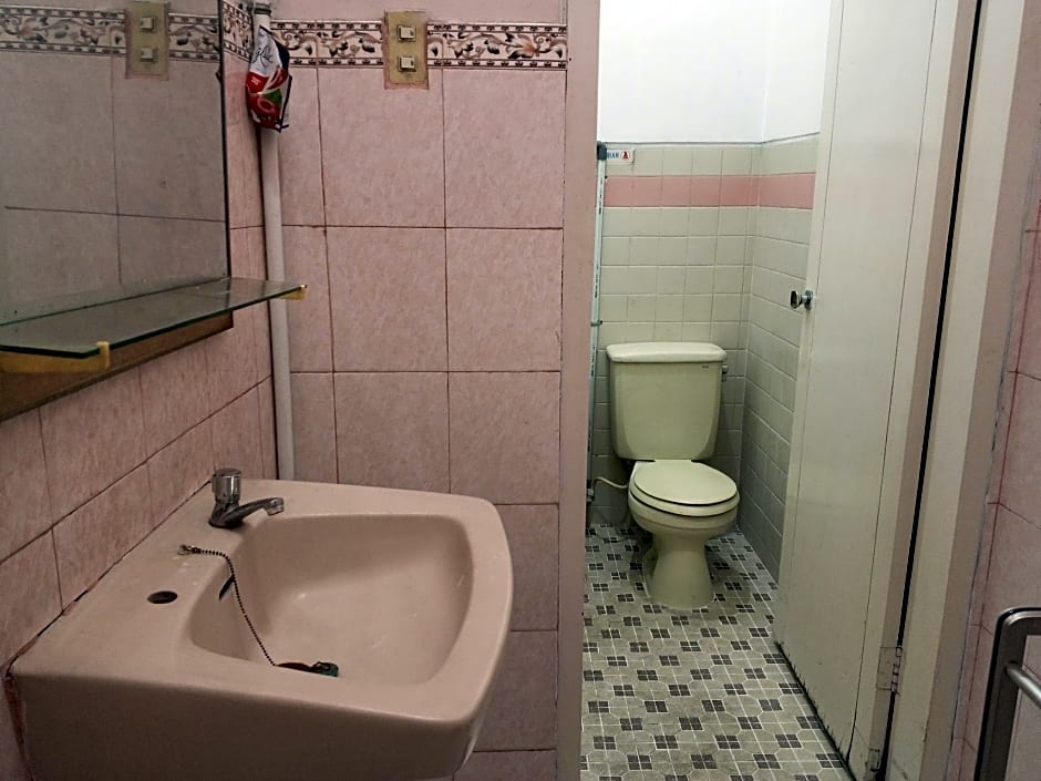 OYO 92454 Griya Raharja Guest House Syariah