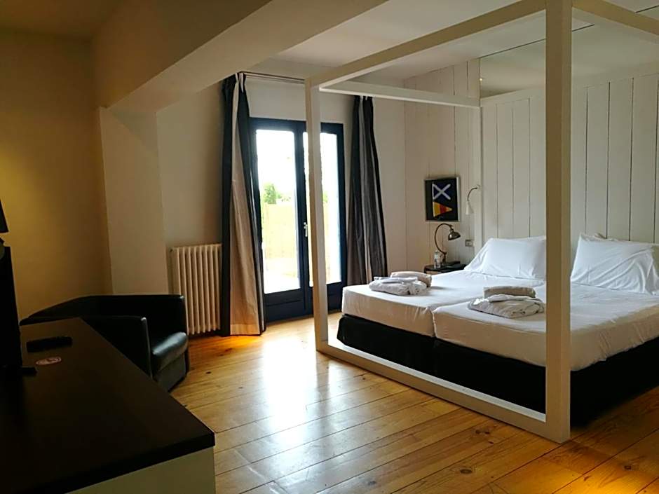 Superior 2 Beds, Garden View, Terrace — 18 fotoğraftan 1. fotoğraf