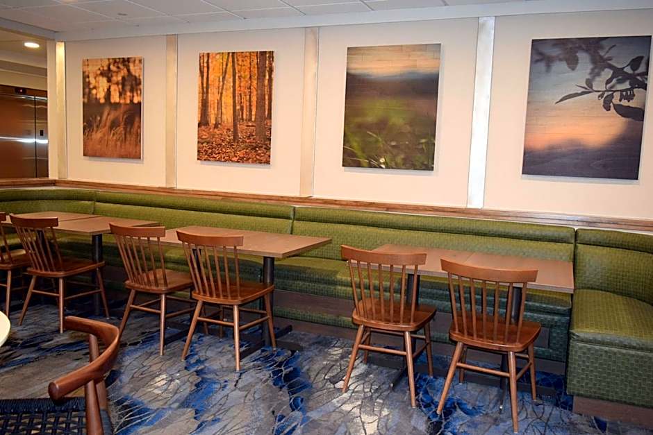 Fairfield Inn & Suites by Marriott Youngstown Austintown