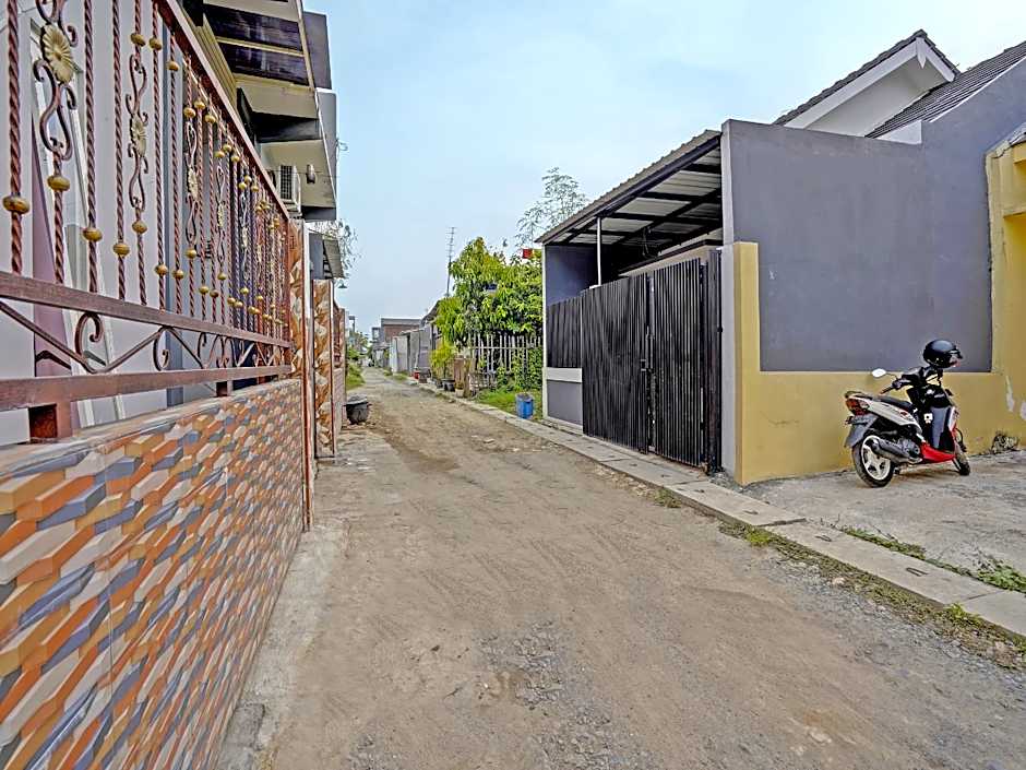 OYO Life  91866 Paradise Ok Kost Syariah